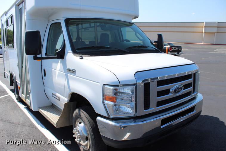 image for item BE9325 2012 Ford E350 Super Duty shuttle bus