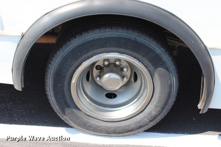 image for item BE9325 2012 Ford E350 Super Duty shuttle bus