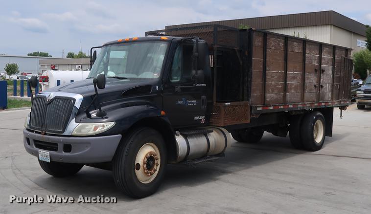 image for item BW9190 2008 International 4400 flatbed truck