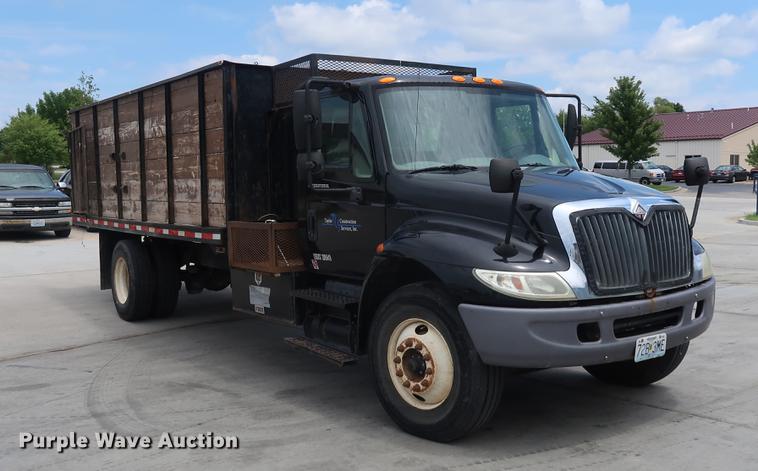 image for item BW9190 2008 International 4400 flatbed truck