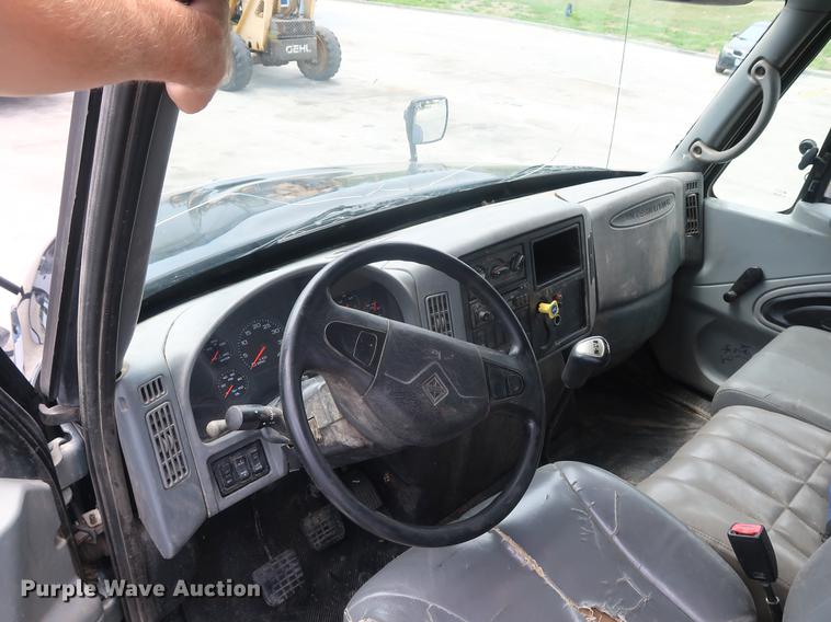 image for item BW9190 2008 International 4400 flatbed truck