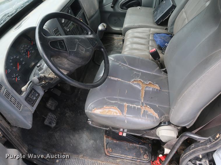 image for item BW9190 2008 International 4400 flatbed truck