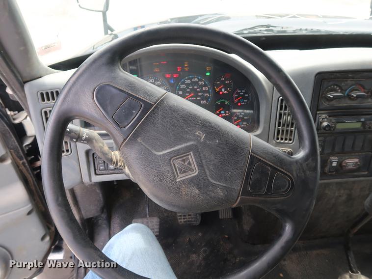 image for item BW9190 2008 International 4400 flatbed truck