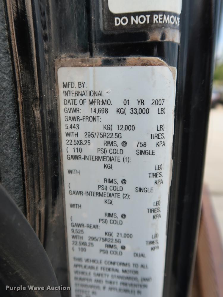 image for item BW9190 2008 International 4400 flatbed truck