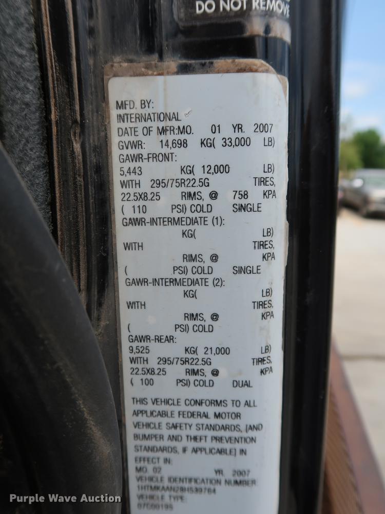 image for item BW9190 2008 International 4400 flatbed truck