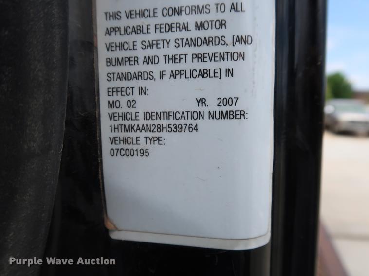 image for item BW9190 2008 International 4400 flatbed truck