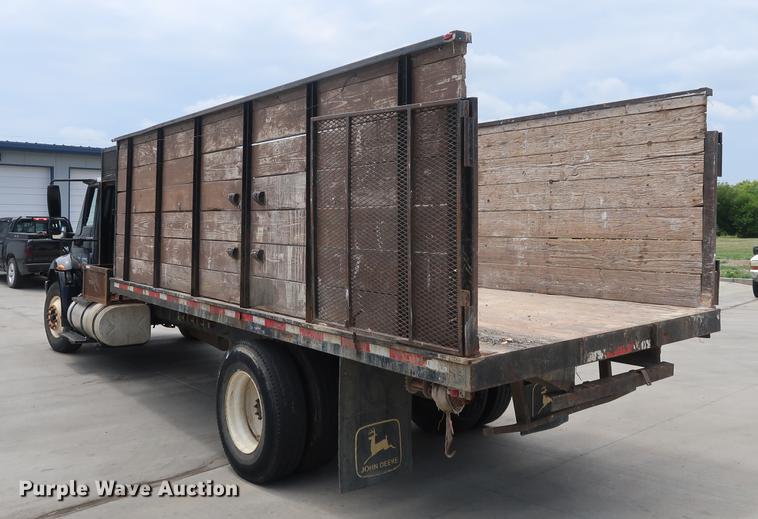 image for item BW9190 2008 International 4400 flatbed truck