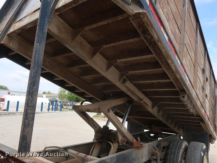 image for item BW9190 2008 International 4400 flatbed truck