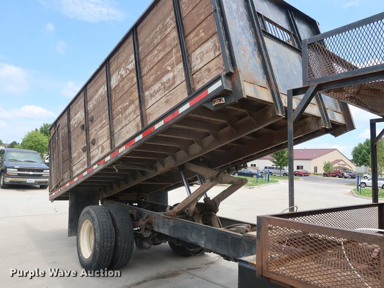 image for item BW9190 2008 International 4400 flatbed truck