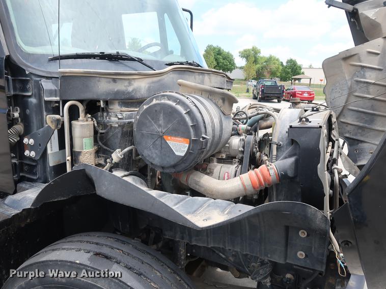 image for item BW9190 2008 International 4400 flatbed truck