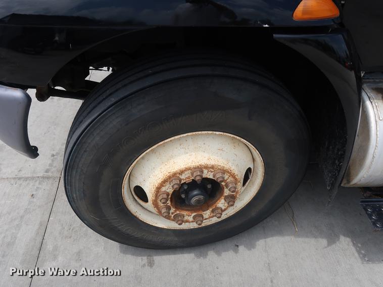 image for item BW9190 2008 International 4400 flatbed truck