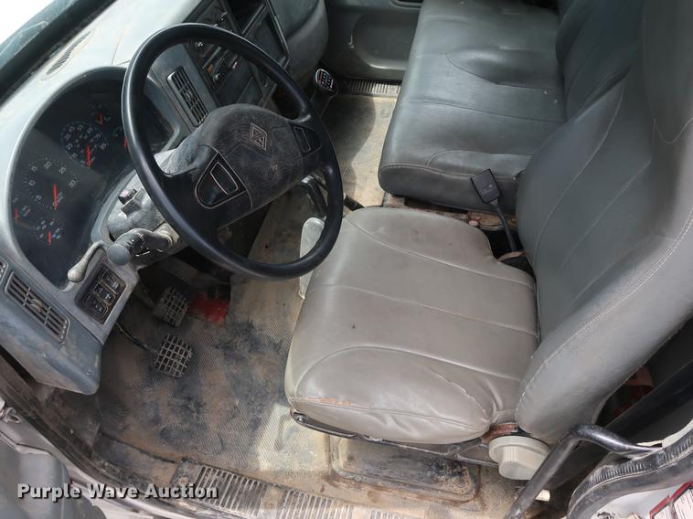 image for item BW9191 2003 International 4300 flatbed truck