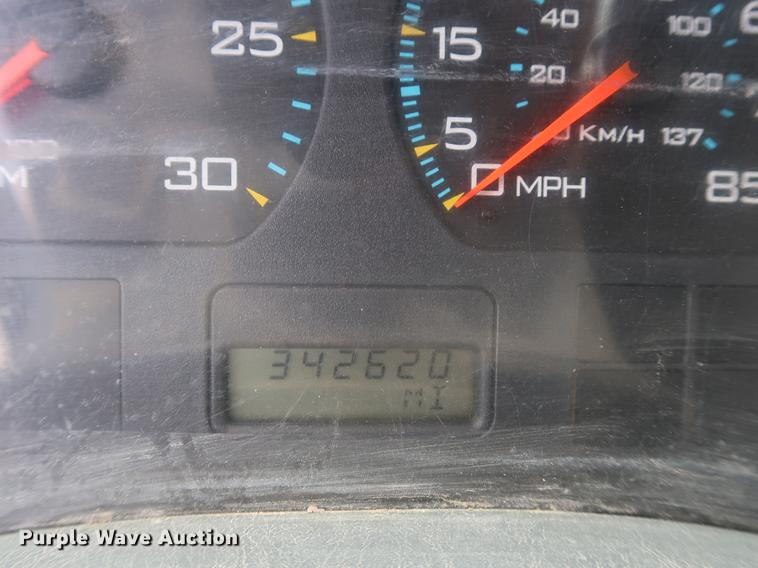 image for item BW9191 2003 International 4300 flatbed truck