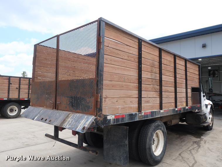 image for item BW9191 2003 International 4300 flatbed truck