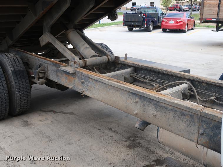 image for item BW9191 2003 International 4300 flatbed truck