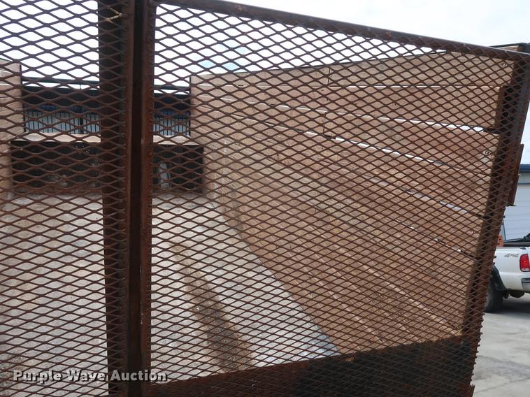 image for item BW9191 2003 International 4300 flatbed truck