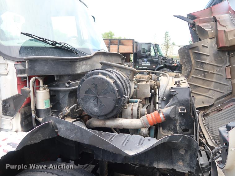 image for item BW9191 2003 International 4300 flatbed truck