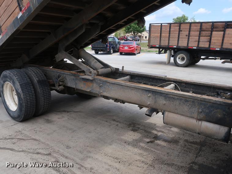 image for item BW9191 2003 International 4300 flatbed truck