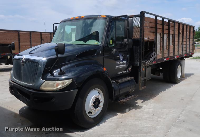 image for item BW9192 2009 International 4300 flatbed truck