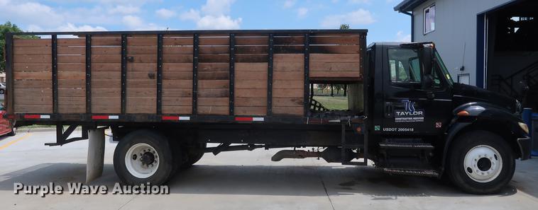 image for item BW9192 2009 International 4300 flatbed truck