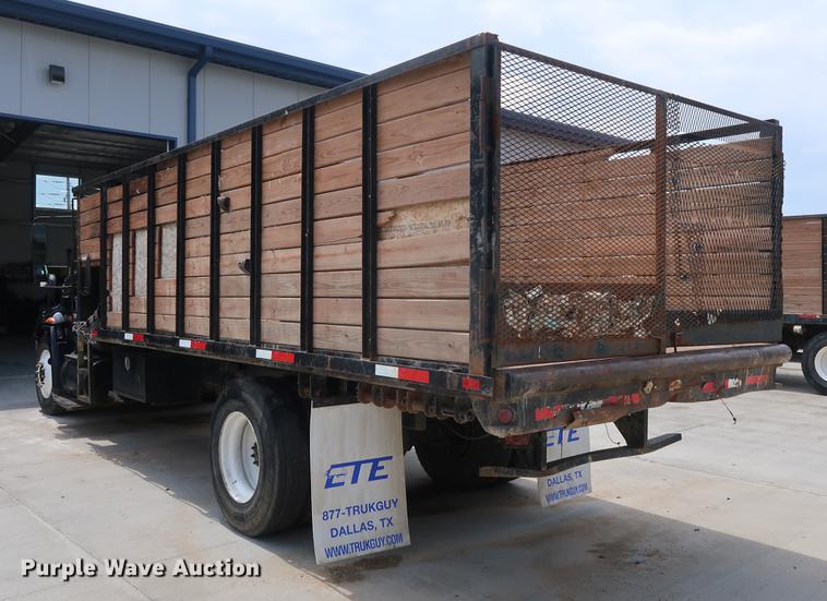 image for item BW9192 2009 International 4300 flatbed truck