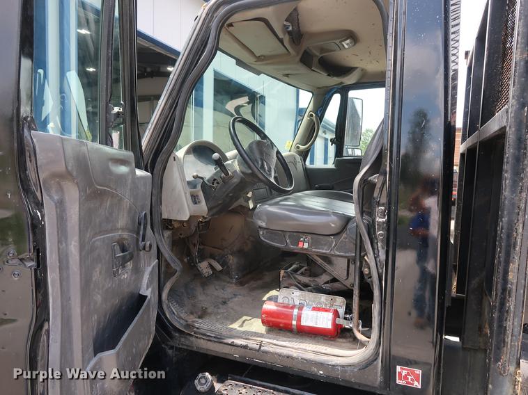 image for item BW9192 2009 International 4300 flatbed truck