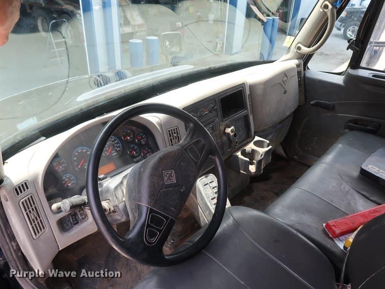 image for item BW9192 2009 International 4300 flatbed truck