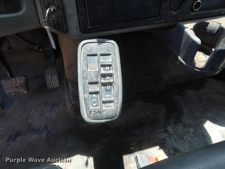 image for item BW9192 2009 International 4300 flatbed truck