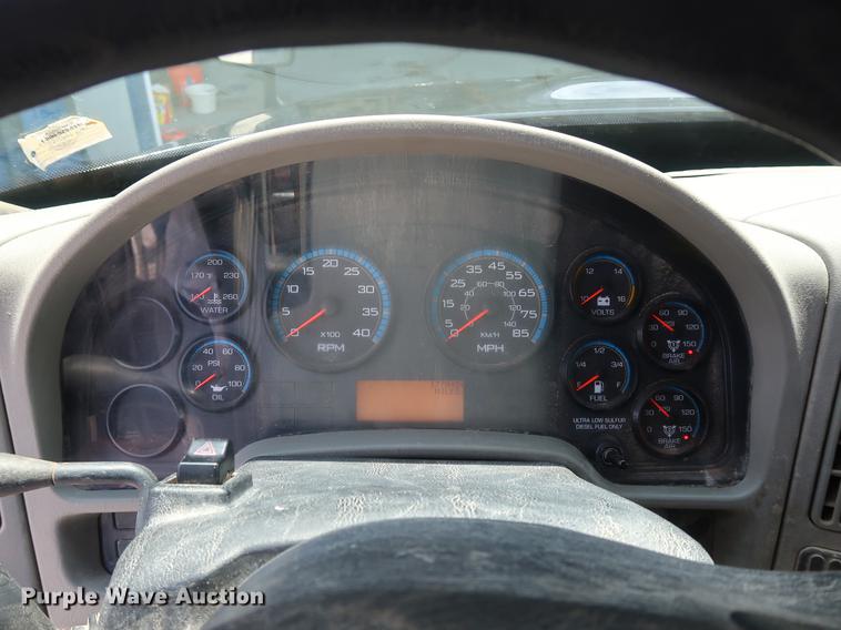 image for item BW9192 2009 International 4300 flatbed truck