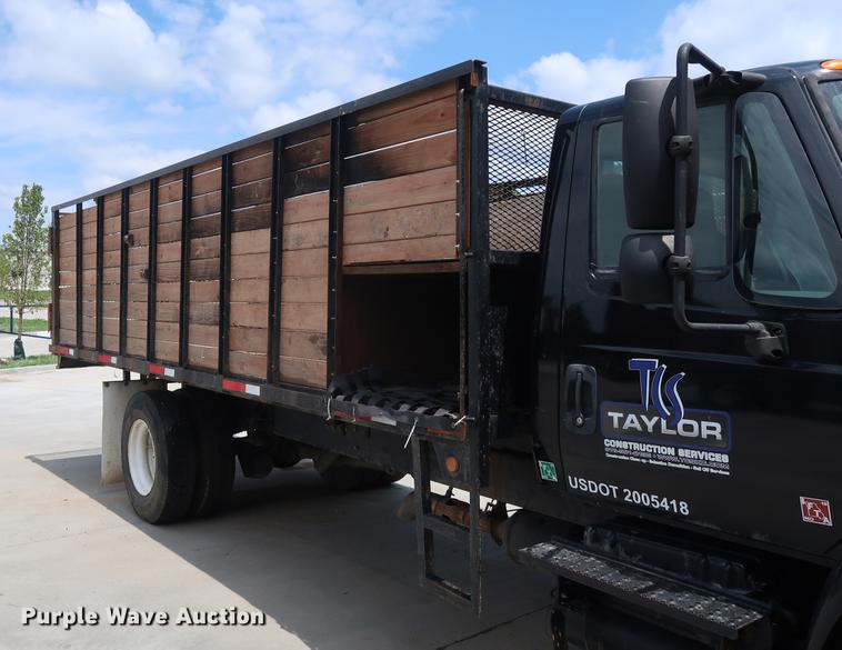 image for item BW9192 2009 International 4300 flatbed truck