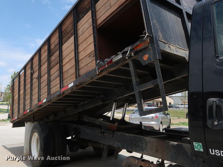 image for item BW9192 2009 International 4300 flatbed truck