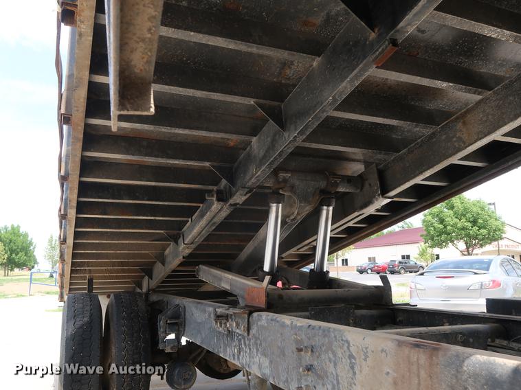 image for item BW9192 2009 International 4300 flatbed truck