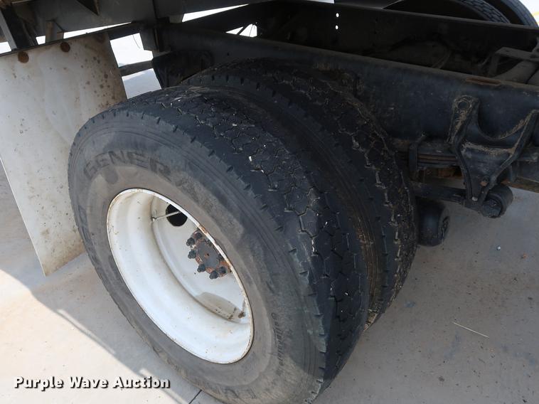 image for item BW9192 2009 International 4300 flatbed truck