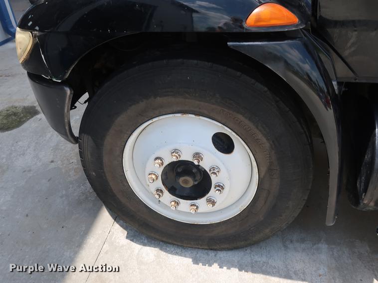 image for item BW9192 2009 International 4300 flatbed truck