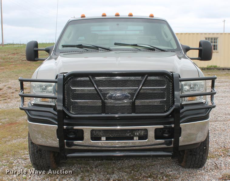 image for item DB5216 2007 Ford F350 Super Duty XLT SuperCab flatbed pickup truck