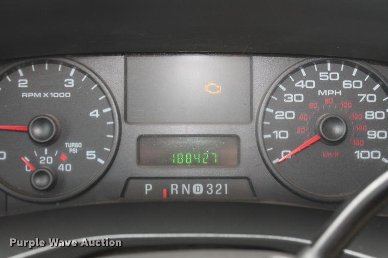 image for item DB5216 2007 Ford F350 Super Duty XLT SuperCab flatbed pickup truck