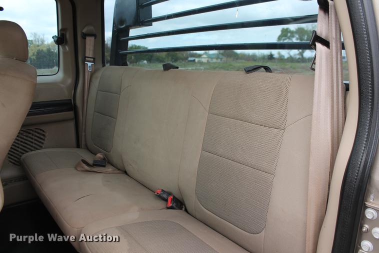 image for item DB5216 2007 Ford F350 Super Duty XLT SuperCab flatbed pickup truck