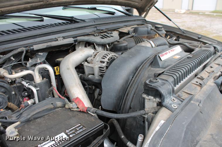 image for item DB5216 2007 Ford F350 Super Duty XLT SuperCab flatbed pickup truck