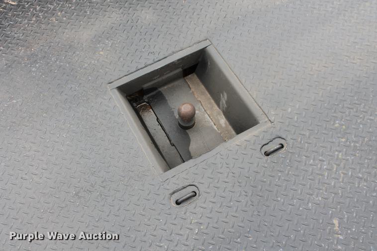 image for item DB5216 2007 Ford F350 Super Duty XLT SuperCab flatbed pickup truck