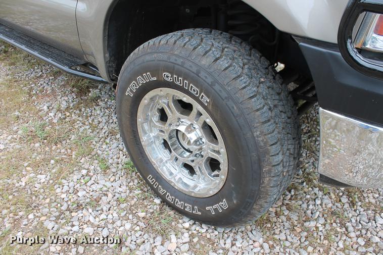 image for item DB5216 2007 Ford F350 Super Duty XLT SuperCab flatbed pickup truck