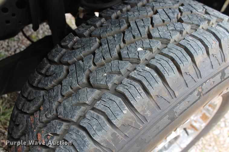 image for item DB5216 2007 Ford F350 Super Duty XLT SuperCab flatbed pickup truck