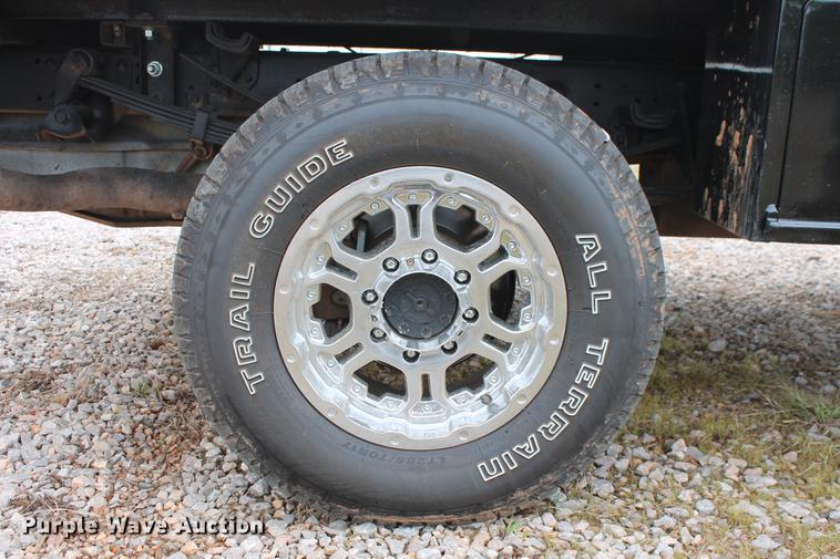 image for item DB5216 2007 Ford F350 Super Duty XLT SuperCab flatbed pickup truck