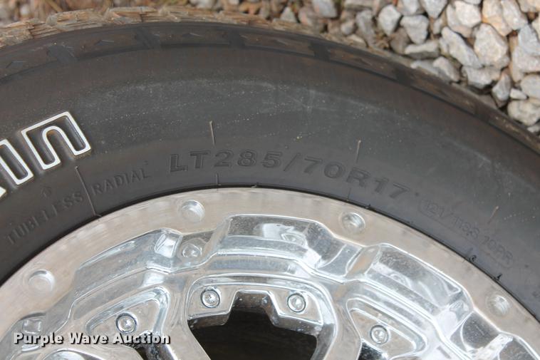 image for item DB5216 2007 Ford F350 Super Duty XLT SuperCab flatbed pickup truck