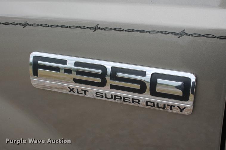image for item DB5216 2007 Ford F350 Super Duty XLT SuperCab flatbed pickup truck
