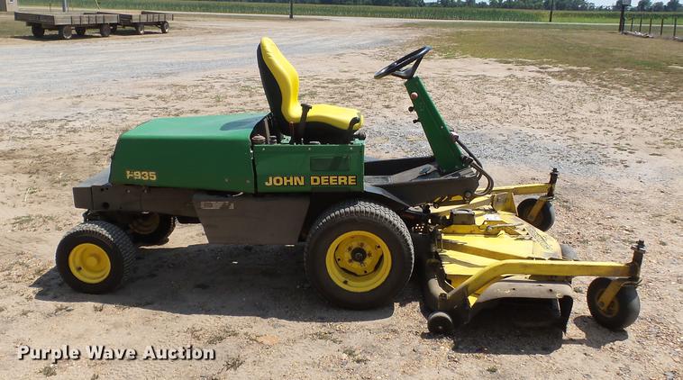 image for item DB7069 John Deere F935 lawn mower
