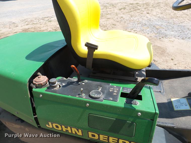 image for item DB7069 John Deere F935 lawn mower