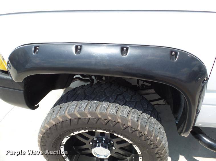 image for item DB7070 2001 Dodge Ram 2500 pickup truck