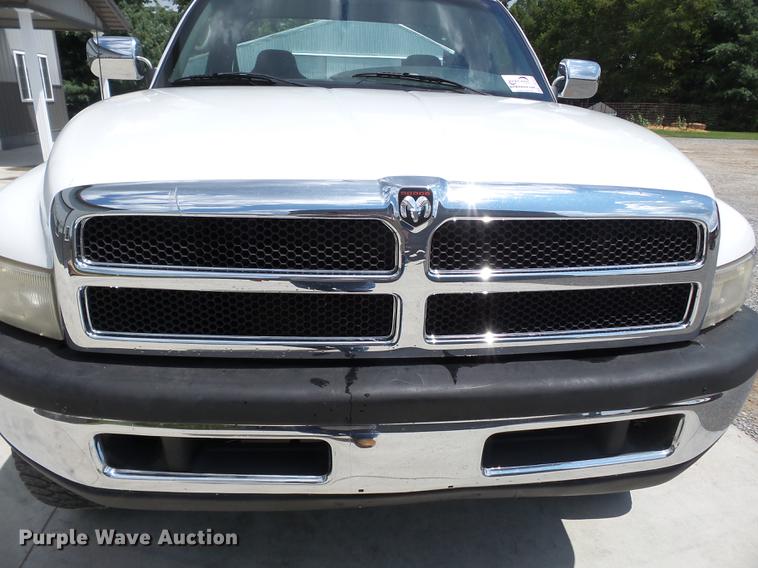 image for item DB7070 2001 Dodge Ram 2500 pickup truck