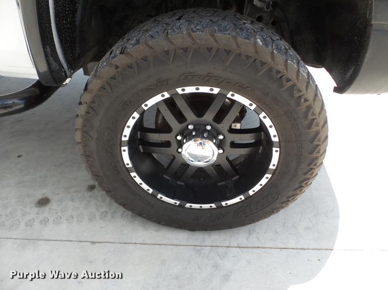 image for item DB7070 2001 Dodge Ram 2500 pickup truck