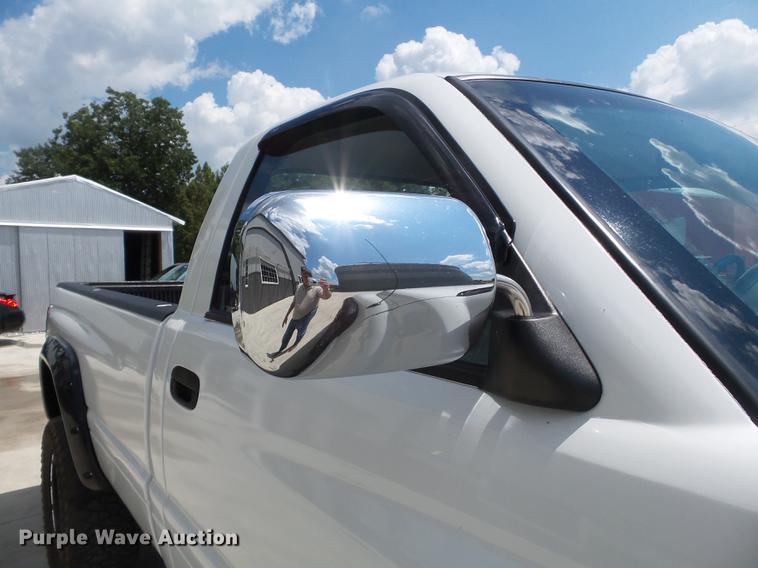 image for item DB7070 2001 Dodge Ram 2500 pickup truck